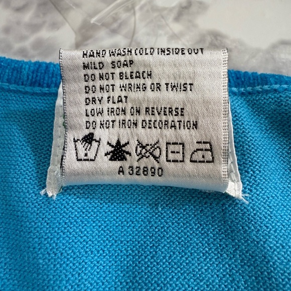 NWT has The Quacker Factory Blue Tulip T-Shirt with Floral Embroidery sz 2X - Picture 7 of 7